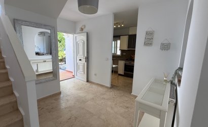Herverkoop - Villa -
Orihuela - Inland