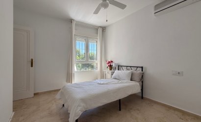 Herverkoop - Villa -
Orihuela - Inland