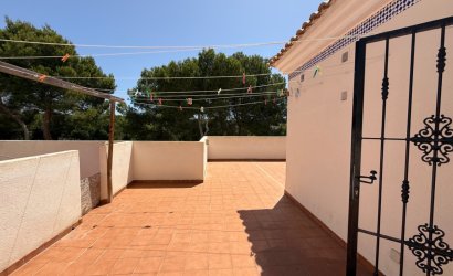 Herverkoop - Villa -
Orihuela - Inland