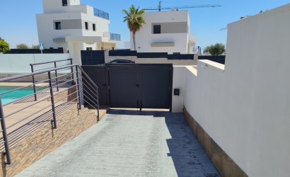 Herverkoop - Villa -
San Miguel de Salinas - Inland