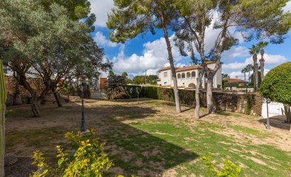 Resale - Villa -
Orihuela Costa - Costa Blanca