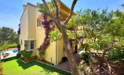 Resale - Villa -
Orihuela Costa - Costa Blanca