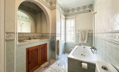 Resale - Villa -
Orihuela Costa - Costa Blanca