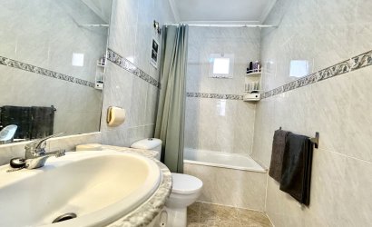 Herverkoop - Town House -
La Zenia - Costa Blanca