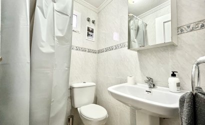 Herverkoop - Town House -
La Zenia - Costa Blanca