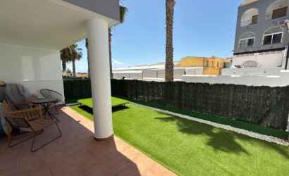 Herverkoop - Apartment -
Villamartin - La Fuente