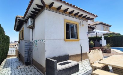Herverkoop - Villa -
Villamartin - Costa Blanca