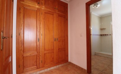 Herverkoop - Villa -
San Miguel de Salinas - Lake View Mansions