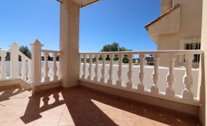 Herverkoop - Villa -
San Miguel de Salinas - Lake View Mansions