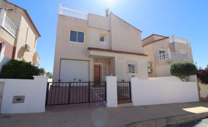 Herverkoop - Villa -
San Miguel de Salinas - Lake View Mansions