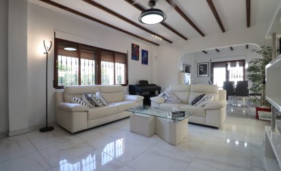 Herverkoop - Villa -
Formentera del Segura - Fincas de La Vega