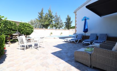 Herverkoop - Villa -
Formentera del Segura - Fincas de La Vega