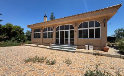 Herverkoop - Finca -
Dolores - Comunidad Valenciana