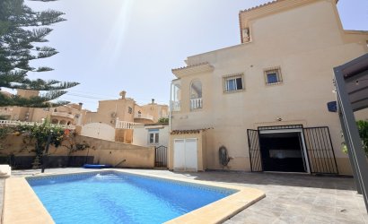 Herverkoop - Villa -
El Galan - Inland