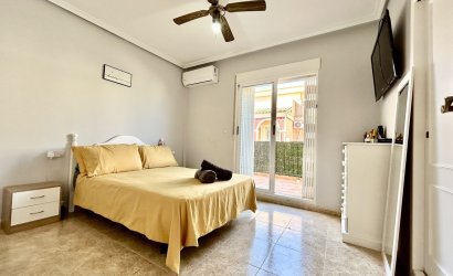 Herverkoop - Town House -
La Zenia - Costa Blanca