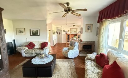 Revente - Villa -
Villamartin - Costa Blanca
