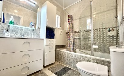 Herverkoop - Villa -
Villamartin - Costa Blanca