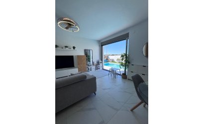 Revente - Villa -
Villamartin - Costa Blanca