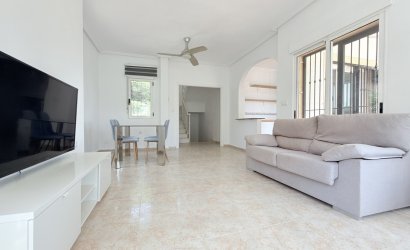 Herverkoop - Villa -
El Galan - Inland