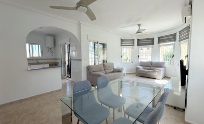 Herverkoop - Villa -
El Galan - Inland