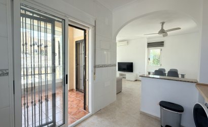 Herverkoop - Villa -
El Galan - Inland