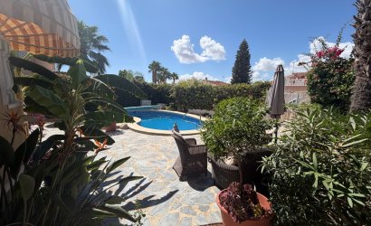 Herverkoop - Villa -
Rojales - Inland