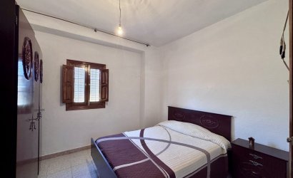Herverkoop - Finca -
Algarinejo - Inland