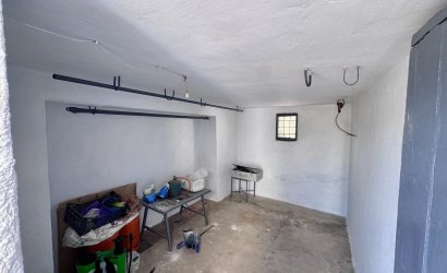 Herverkoop - Finca -
Algarinejo - Inland