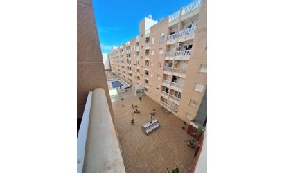 Herverkoop - Apartment -
Torrevieja - Estacion De Autobuses