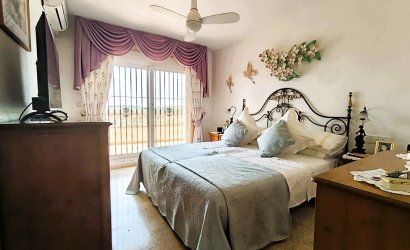 Resale - Villa -
Las Ramblas Golf - Inland