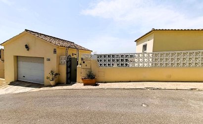 Resale - Villa -
Las Ramblas Golf - Inland