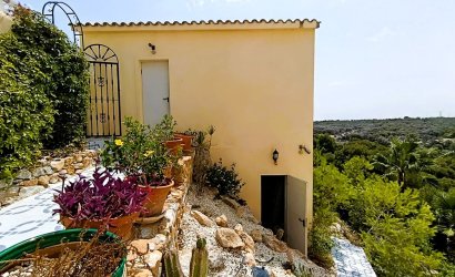 Resale - Villa -
Las Ramblas Golf - Inland