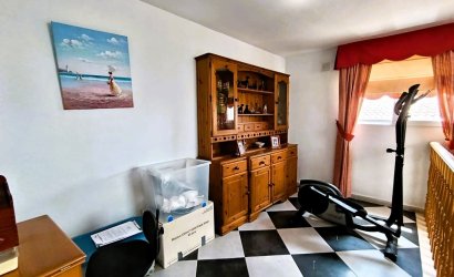 Resale - Villa -
Las Ramblas Golf - Inland