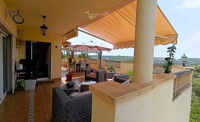 Resale - Villa -
Las Ramblas Golf - Inland
