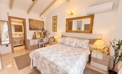 Revente - Villa -
Orihuela Costa - Costa Blanca