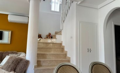 Reventa - Villa -
El Raso - Costa Blanca