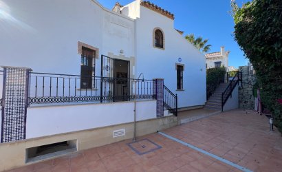 Herverkoop - Villa -
Algorfa - Inland