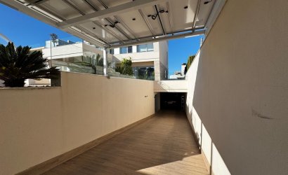 Herverkoop - Villa -
Orihuela Costa - Campoamor