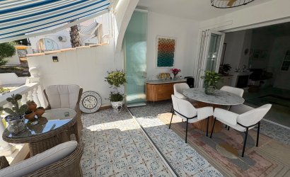 Reventa - Villa -
Villamartin - Costa Blanca