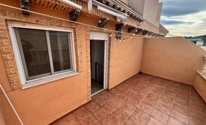 Herverkoop - Town House -
Guardamar del Segura - Costa Blanca