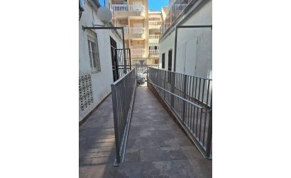Herverkoop - duplex -
Torrevieja - Habaneras