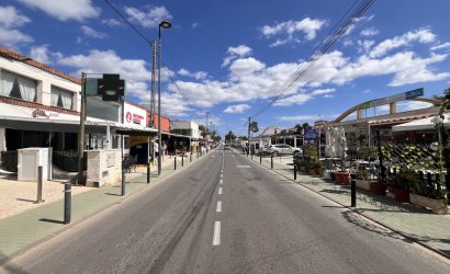 Herverkoop - Villa -
Pinar de Campoverde - Inland