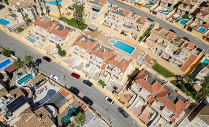 Revente - Town House -
Villamartin - Costa Blanca