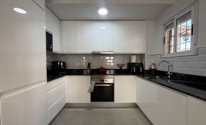 Herverkoop - Town House -
La Zenia - Costa Blanca