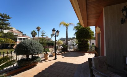 Herverkoop - Villa -
Orihuela Costa - Campoamor