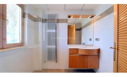 Herverkoop - Villa -
Penáguila