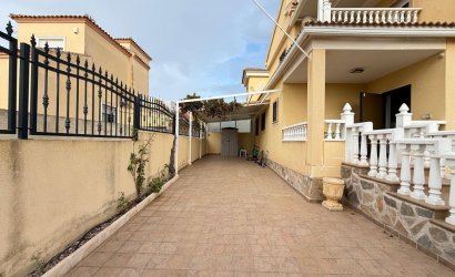 Herverkoop - Villa -
Orihuela Costa - Lomas De Don Juan