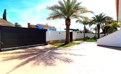 Herverkoop - Villa -
Orihuela Costa - Campoamor
