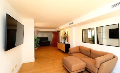 Herverkoop - Villa -
Orihuela Costa - Campoamor