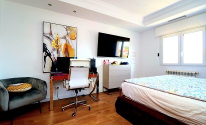 Herverkoop - Villa -
Orihuela Costa - Campoamor